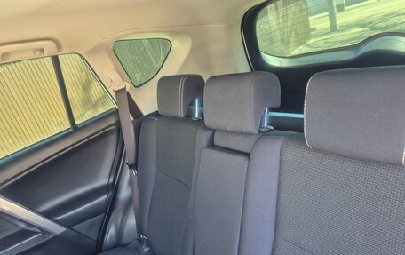 Toyota RAV4, 2017 год, 2 350 000 рублей, 6 фотография