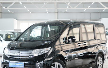 Honda Stepwgn IV, 2017 год, 1 859 000 рублей, 4 фотография