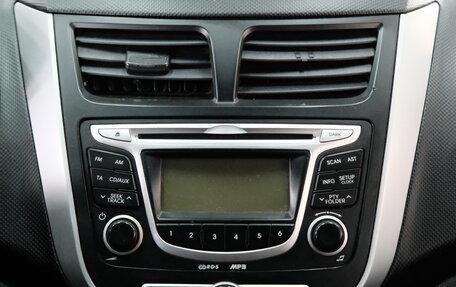 Hyundai Solaris II рестайлинг, 2011 год, 679 000 рублей, 18 фотография