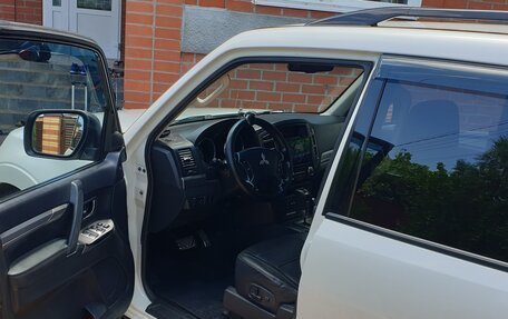 Mitsubishi Pajero IV, 2014 год, 2 650 000 рублей, 6 фотография