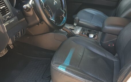 Mitsubishi Pajero IV, 2014 год, 2 650 000 рублей, 17 фотография