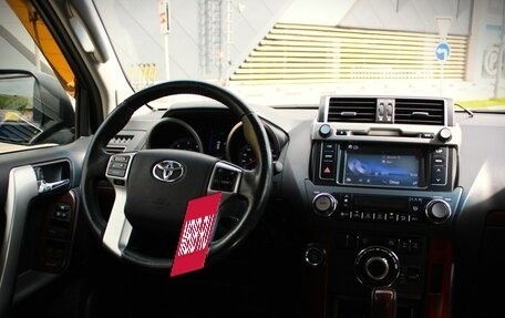 Toyota Land Cruiser Prado 150 рестайлинг 2, 2015 год, 4 187 000 рублей, 14 фотография