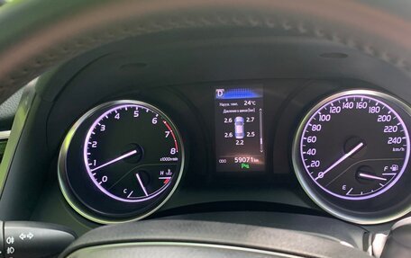 Toyota Camry, 2018 год, 3 200 000 рублей, 9 фотография