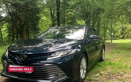 Toyota Camry, 2018 год, 3 200 000 рублей, 8 фотография