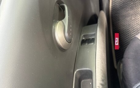 Nissan Micra III, 2004 год, 350 000 рублей, 12 фотография