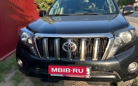 Toyota Land Cruiser Prado 150 рестайлинг 2, 2017 год, 4 400 000 рублей, 3 фотография