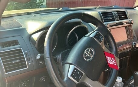 Toyota Land Cruiser Prado 150 рестайлинг 2, 2017 год, 4 400 000 рублей, 13 фотография