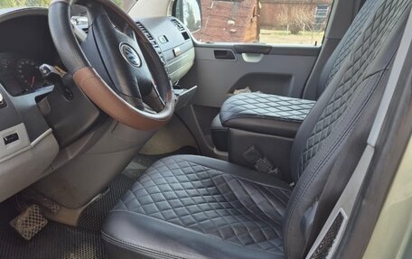Volkswagen Caravelle T5, 2005 год, 1 290 000 рублей, 5 фотография