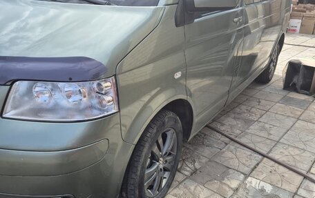 Volkswagen Caravelle T5, 2005 год, 1 290 000 рублей, 4 фотография