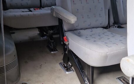 Volkswagen Caravelle T5, 2005 год, 1 290 000 рублей, 7 фотография