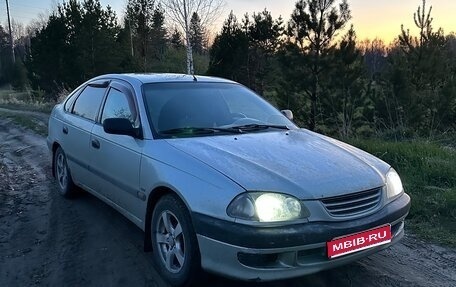 Toyota Avensis III рестайлинг, 1999 год, 300 000 рублей, 1 фотография