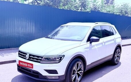 Volkswagen Tiguan II, 2019 год, 3 300 000 рублей, 1 фотография