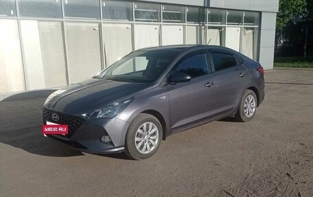 Hyundai Solaris II рестайлинг, 2021 год, 1 570 000 рублей, 3 фотография