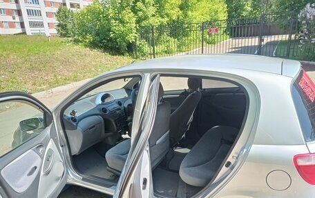 Toyota Vitz, 2000 год, 400 000 рублей, 5 фотография