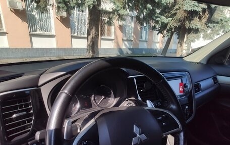 Mitsubishi Outlander III рестайлинг 3, 2014 год, 1 360 000 рублей, 4 фотография