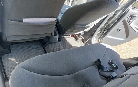 Toyota Vitz, 2000 год, 400 000 рублей, 8 фотография