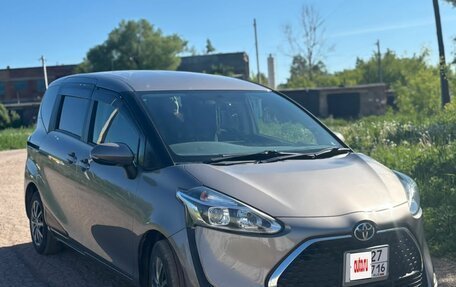 Toyota Sienta II, 2020 год, 1 875 000 рублей, 2 фотография