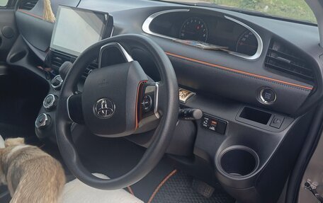 Toyota Sienta II, 2020 год, 1 875 000 рублей, 10 фотография