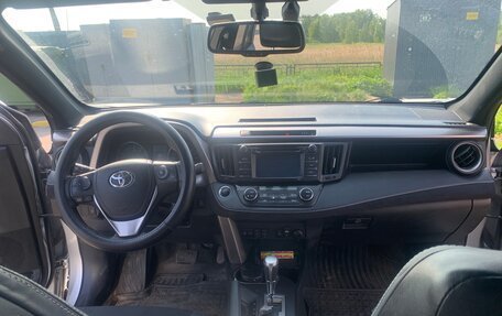 Toyota RAV4, 2016 год, 2 650 000 рублей, 10 фотография