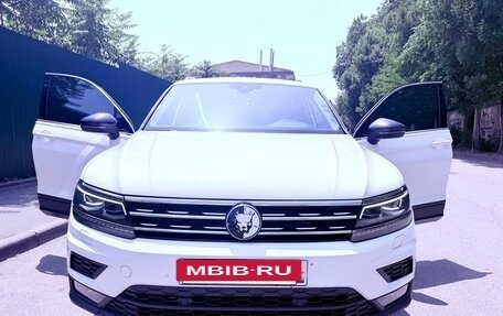 Volkswagen Tiguan II, 2019 год, 3 300 000 рублей, 5 фотография