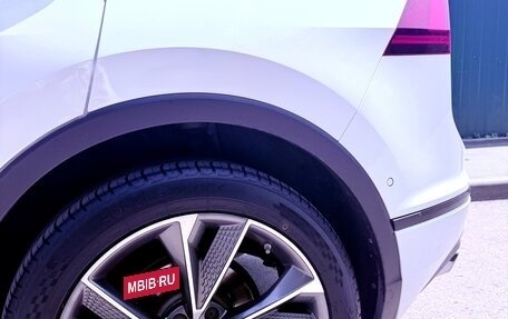 Volkswagen Tiguan II, 2019 год, 3 300 000 рублей, 10 фотография