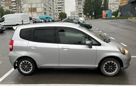 Honda Fit III, 2002 год, 290 000 рублей, 2 фотография