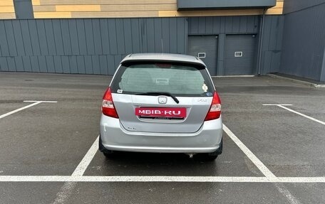 Honda Fit III, 2002 год, 290 000 рублей, 4 фотография