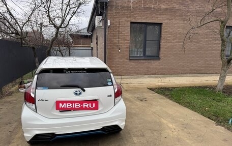 Toyota Aqua I, 2015 год, 940 000 рублей, 3 фотография