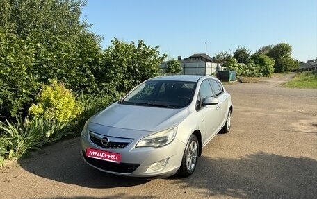 Opel Astra J, 2010 год, 620 000 рублей, 1 фотография