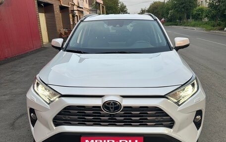 Toyota RAV4, 2022 год, 3 700 000 рублей, 1 фотография