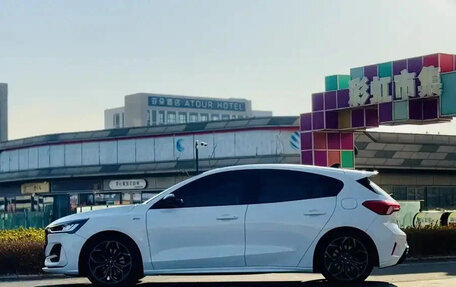 Ford Focus IV, 2022 год, 1 650 400 рублей, 3 фотография