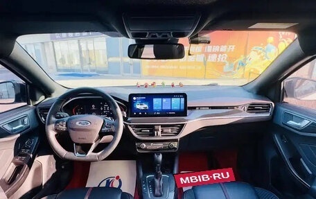 Ford Focus IV, 2022 год, 1 650 400 рублей, 7 фотография