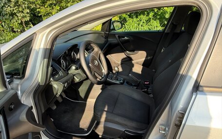 Opel Astra J, 2010 год, 620 000 рублей, 6 фотография