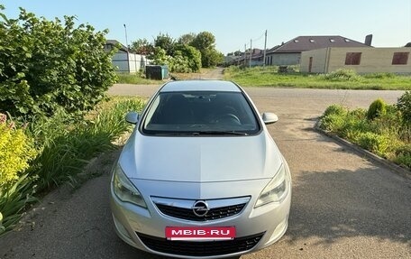 Opel Astra J, 2010 год, 620 000 рублей, 2 фотография