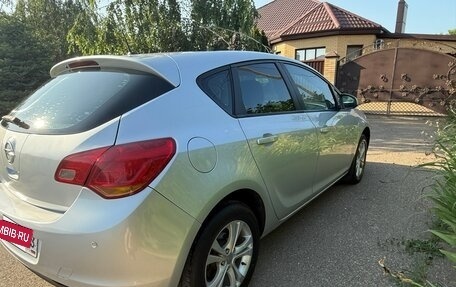 Opel Astra J, 2010 год, 620 000 рублей, 4 фотография