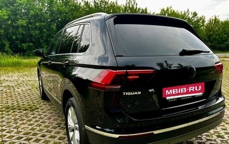Volkswagen Tiguan II, 2018 год, 2 730 000 рублей, 13 фотография