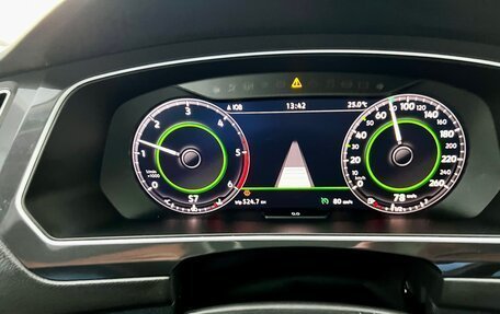 Volkswagen Tiguan II, 2018 год, 2 730 000 рублей, 26 фотография