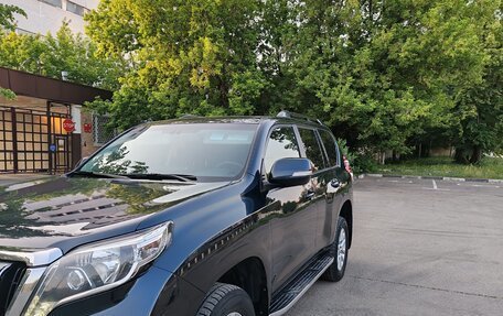 Toyota Land Cruiser Prado 150 рестайлинг 2, 2015 год, 3 350 000 рублей, 5 фотография