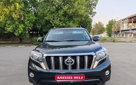 Toyota Land Cruiser Prado 150 рестайлинг 2, 2015 год, 3 350 000 рублей, 6 фотография