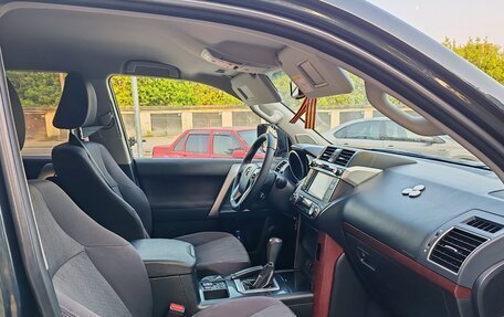 Toyota Land Cruiser Prado 150 рестайлинг 2, 2015 год, 3 350 000 рублей, 9 фотография