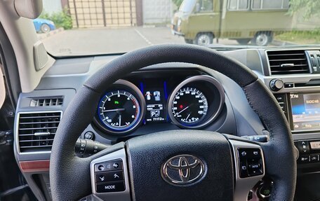 Toyota Land Cruiser Prado 150 рестайлинг 2, 2015 год, 3 350 000 рублей, 18 фотография