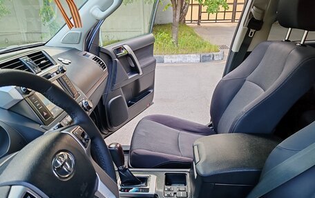 Toyota Land Cruiser Prado 150 рестайлинг 2, 2015 год, 3 350 000 рублей, 17 фотография