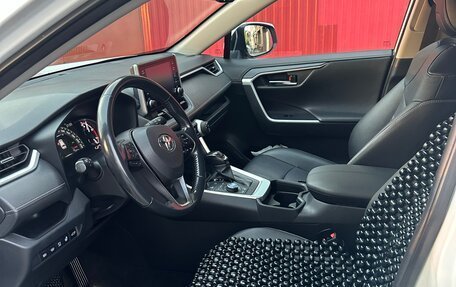 Toyota RAV4, 2022 год, 3 700 000 рублей, 7 фотография