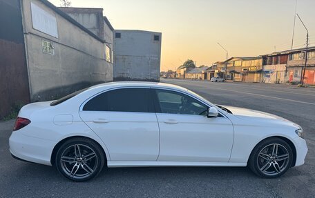 Mercedes-Benz E-Класс, 2019 год, 3 700 000 рублей, 7 фотография