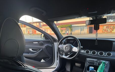 Mercedes-Benz E-Класс, 2019 год, 3 700 000 рублей, 11 фотография