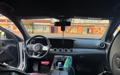 Mercedes-Benz E-Класс, 2019 год, 3 700 000 рублей, 10 фотография