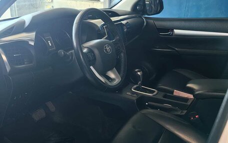 Toyota Hilux VIII, 2018 год, 3 200 000 рублей, 5 фотография