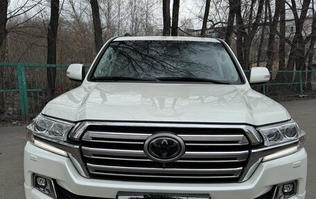 Toyota Land Cruiser 200, 2018 год, 6 950 000 рублей, 5 фотография