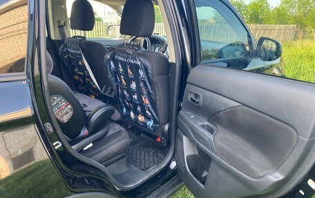Mitsubishi Outlander III рестайлинг 3, 2019 год, 2 150 000 рублей, 14 фотография