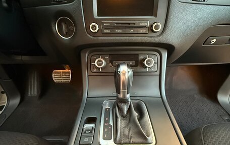 Volkswagen Touareg III, 2012 год, 2 390 000 рублей, 5 фотография